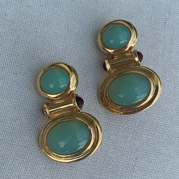 Vintage 1980’s Elizabeth Taylor Avon clip on earrings - Picture 2 of 9